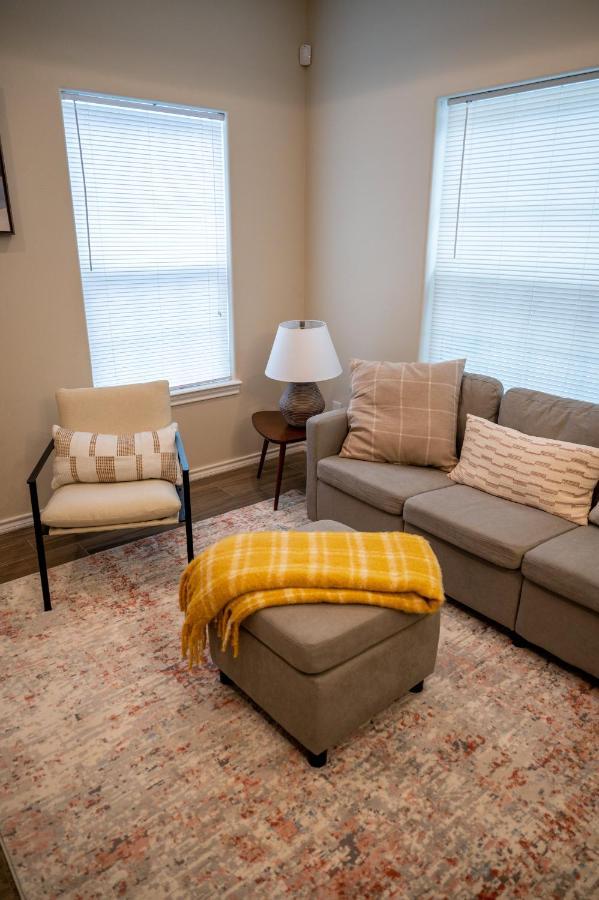 Appartamento Fabulous King Size Bed In A Gated Neighborhood! Edinburg Esterno foto